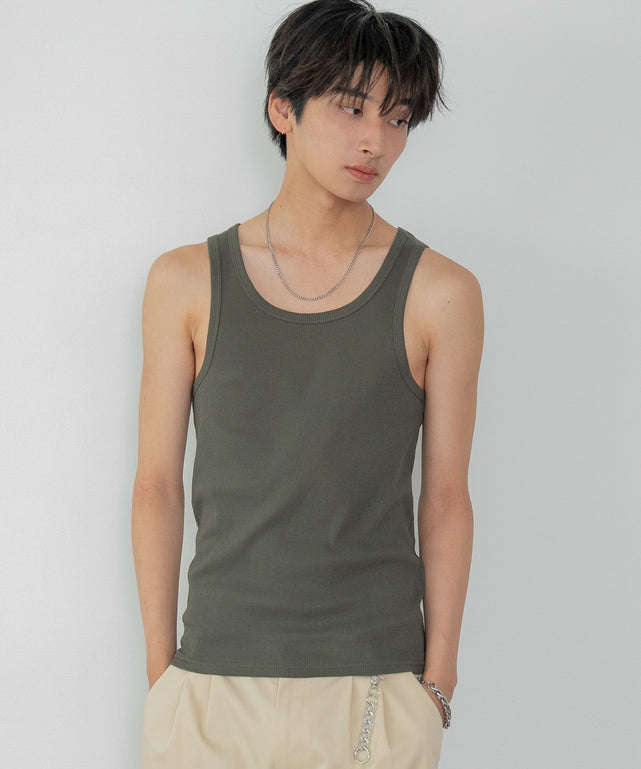 カーキ モデル：180cm L着用