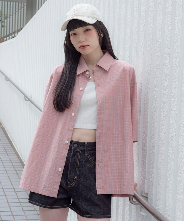 ピンク　モデル：164cm L着用