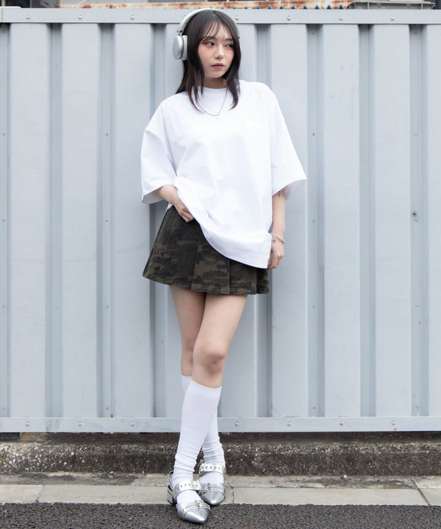 ホワイト　モデル：159cm L着用