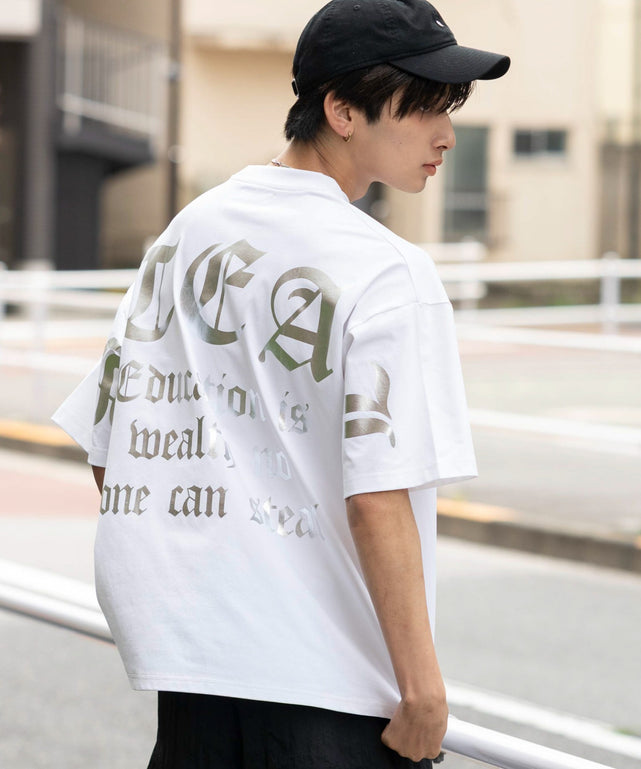 ホワイト モデル：180cm L着用