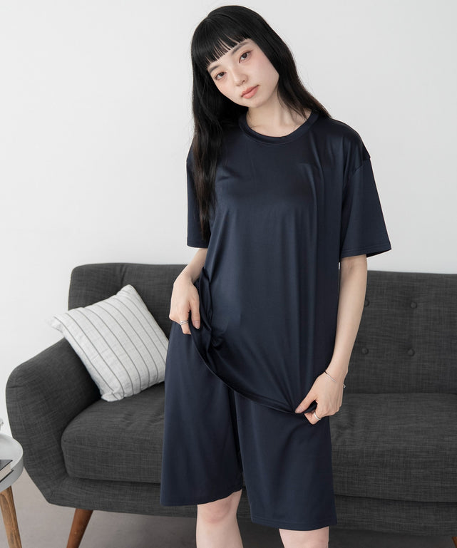 ネイビー モデル：164cm M着用