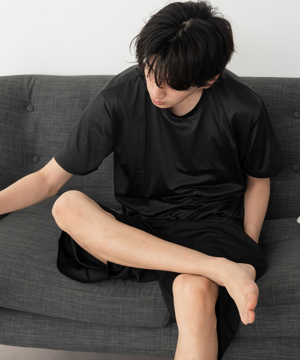 ブラック モデル：180cm L着用