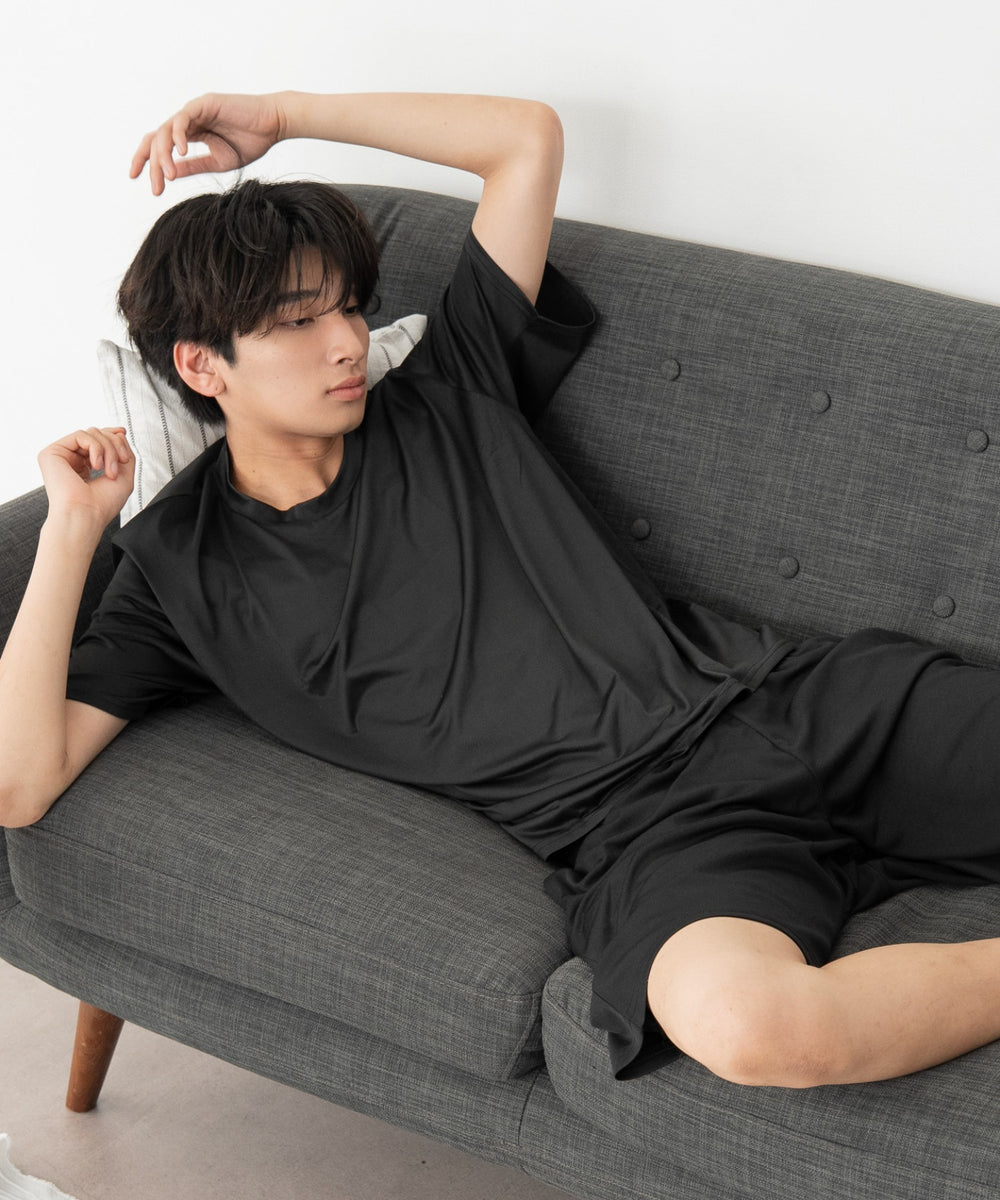 ブラック モデル：180cm L着用