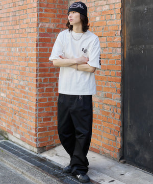 ホワイト モデル：182cm L着用