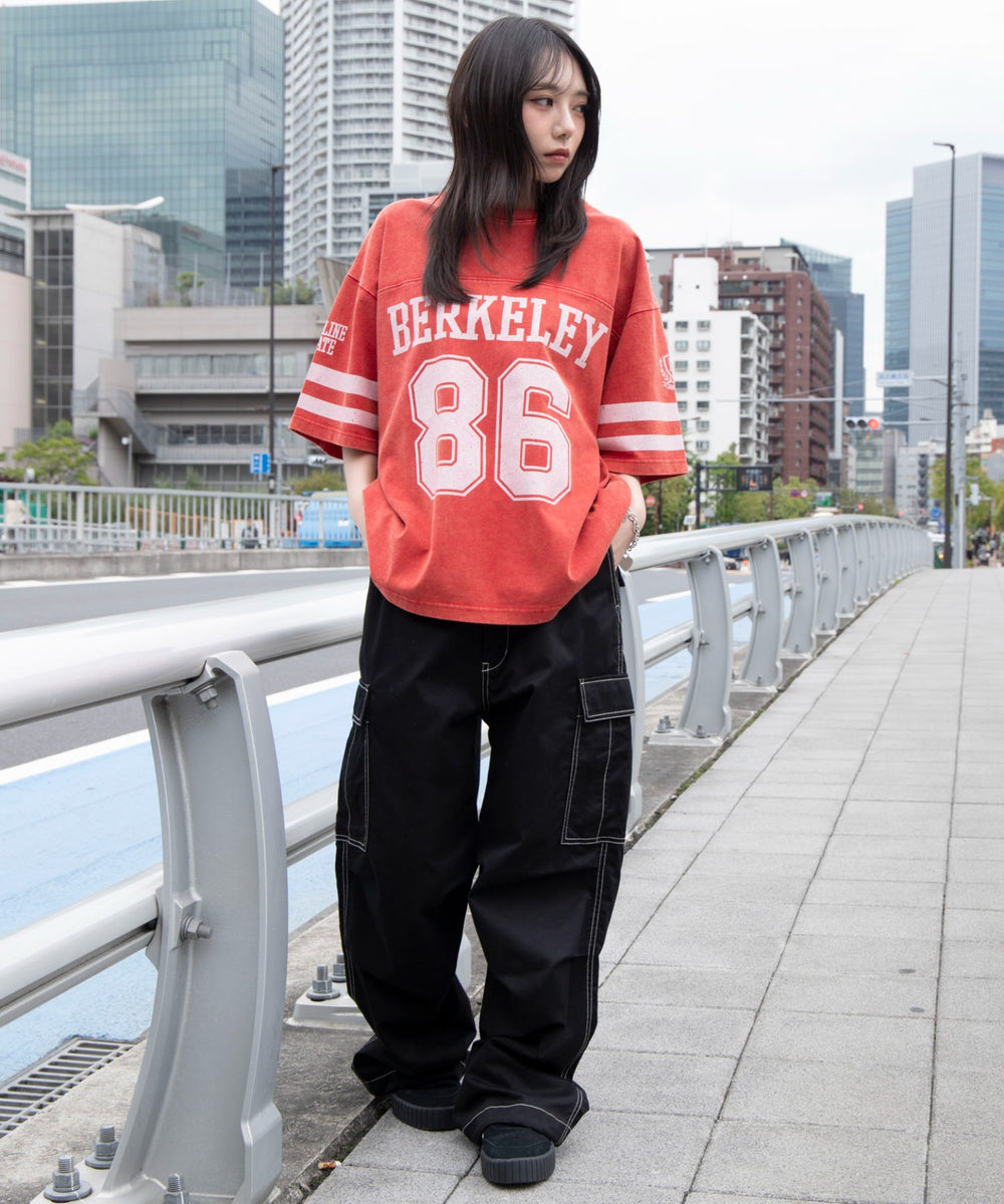 レッド　モデル：159cm L着用