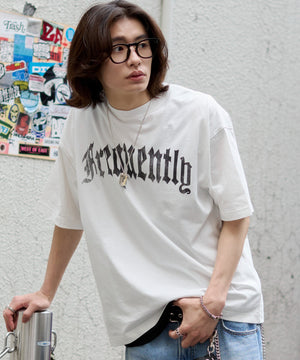 ホワイト モデル：182cm L着用