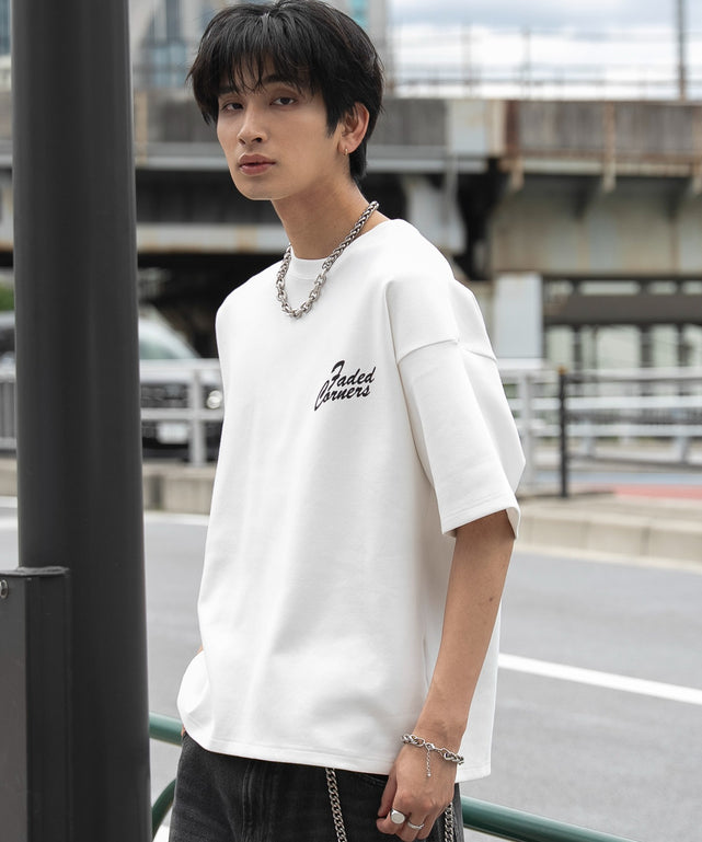 ホワイト モデル：180cm L着用