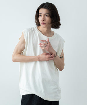 ホワイト モデル：182cm L着用