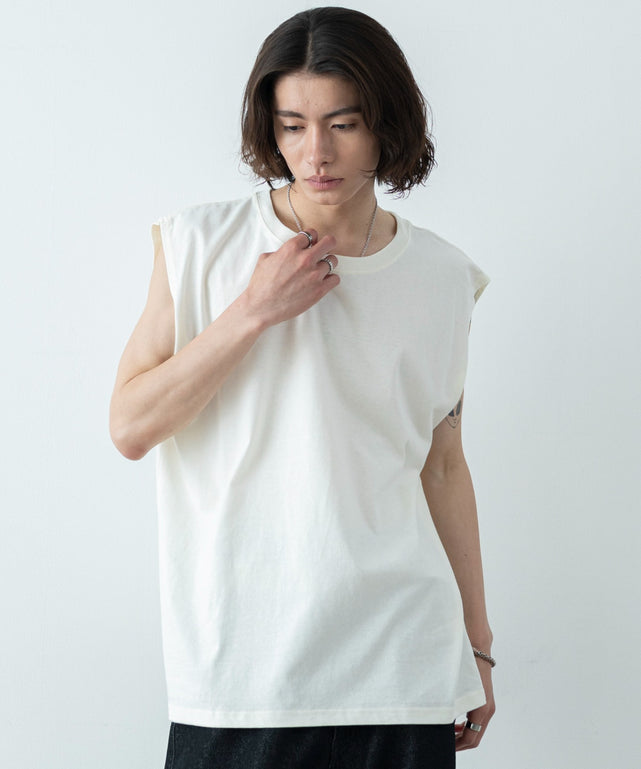 ホワイト モデル：182cm L着用