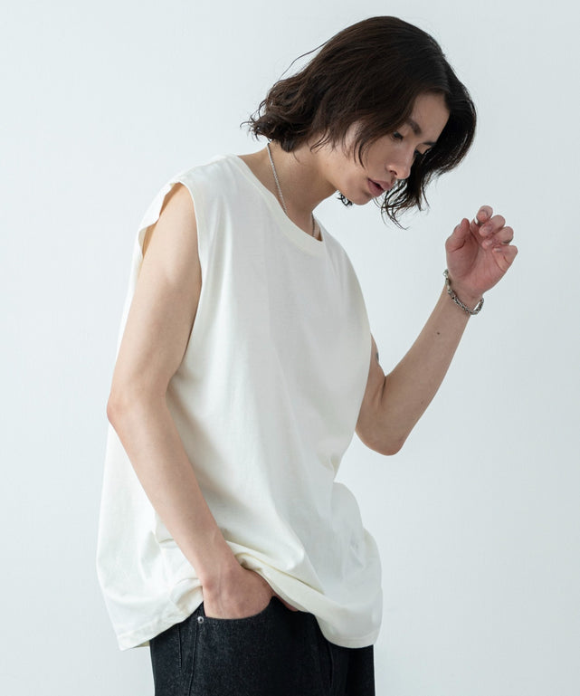 ホワイト モデル：182cm L着用