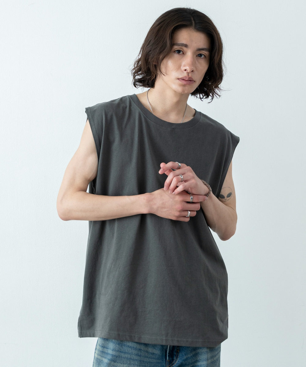 スミクロ モデル：182cm L着用