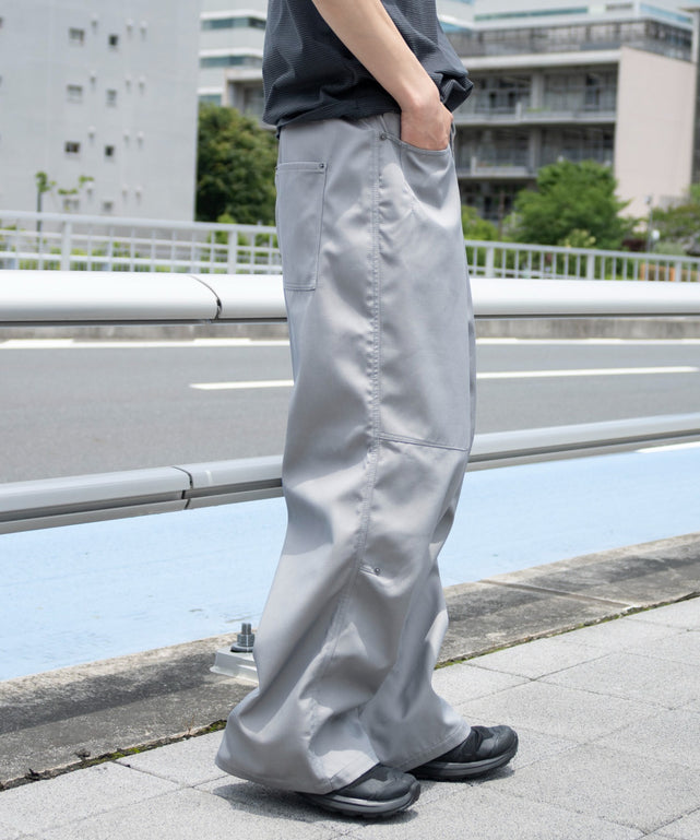 グレー モデル：182cm L着用