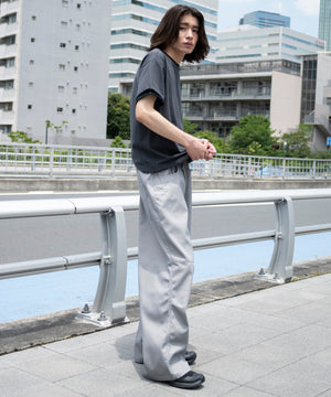 グレー モデル：182cm L着用