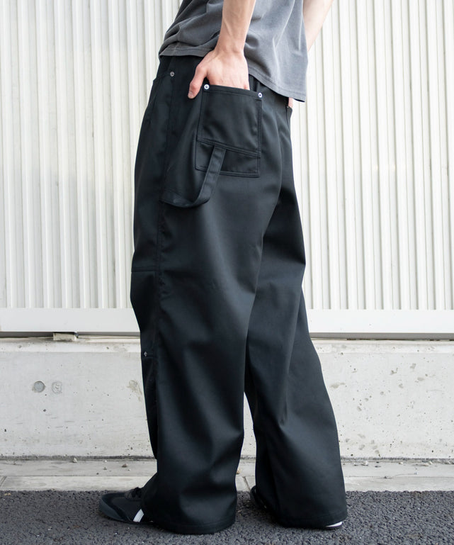 ブラック モデル：182cm L着用