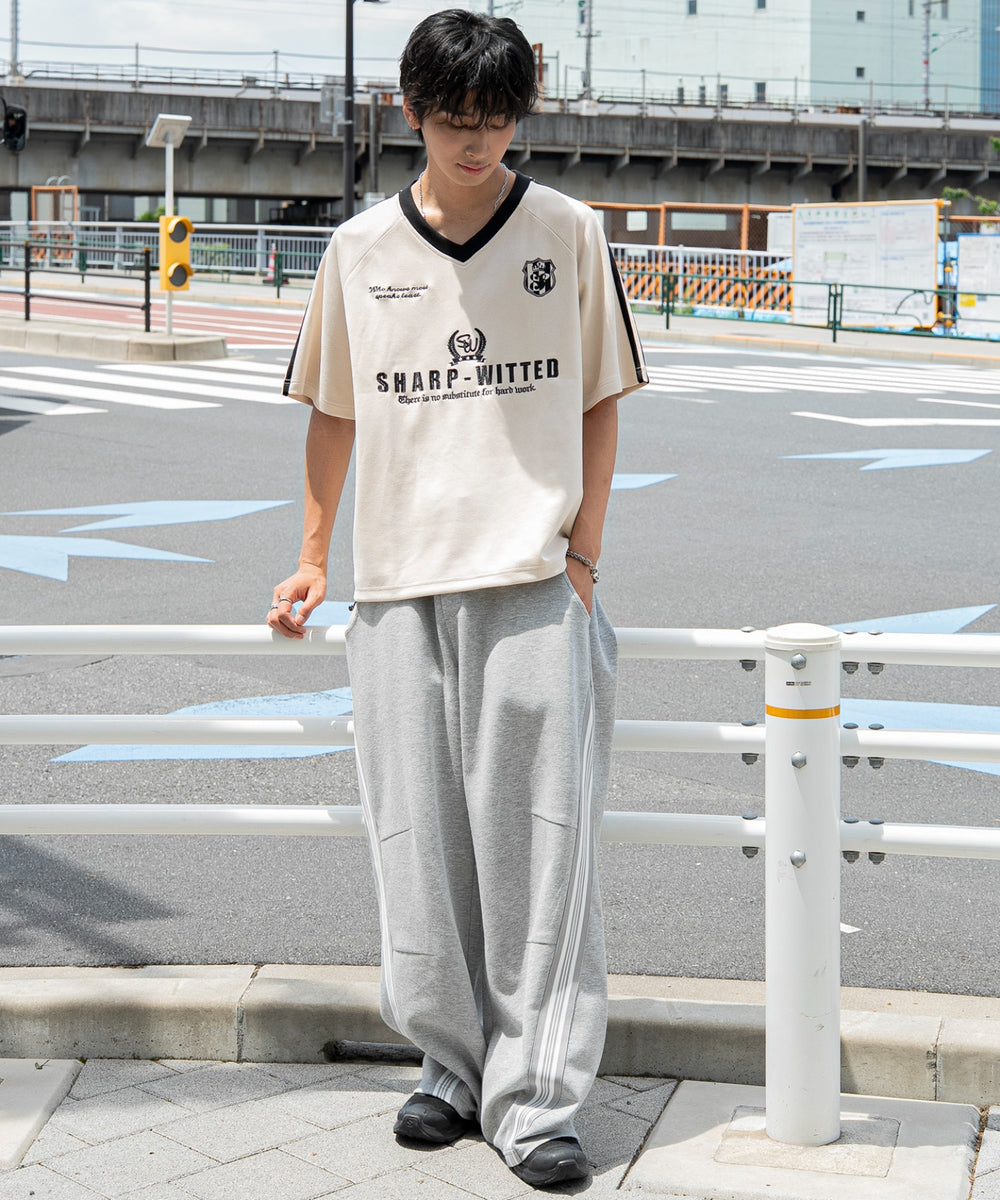 ホワイト モデル：180cm L着用