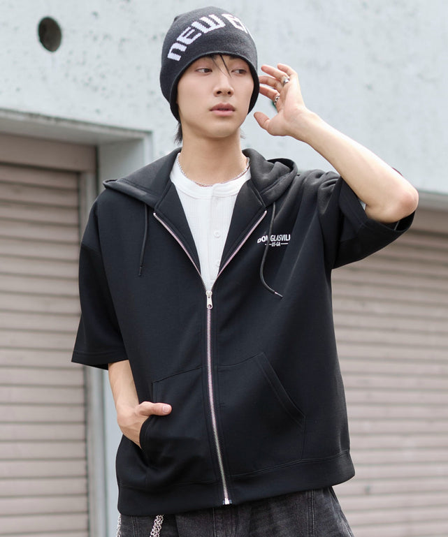 ブラック　モデル：175cm L着用　