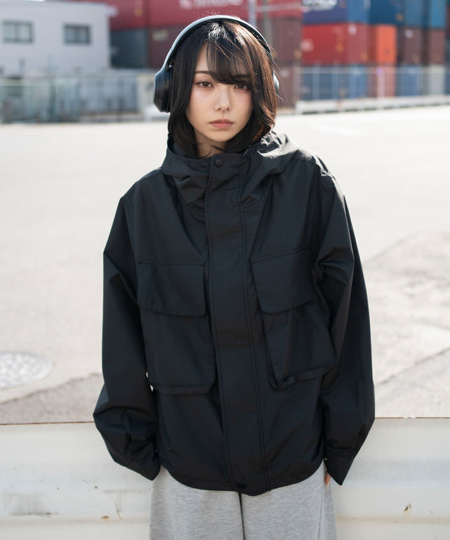 ブラック　モデル：159cm M着用