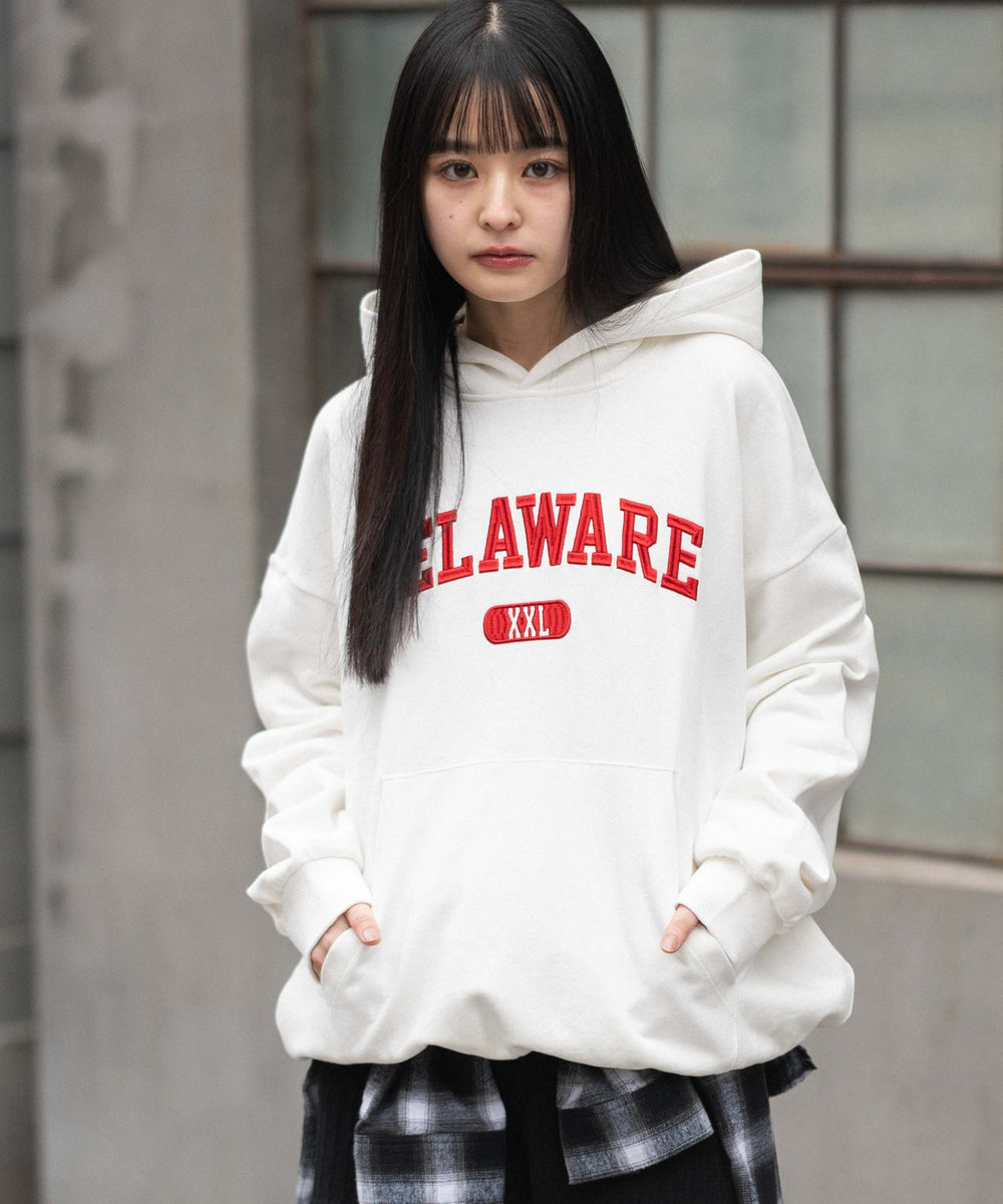 ホワイト モデル：160cm M着用