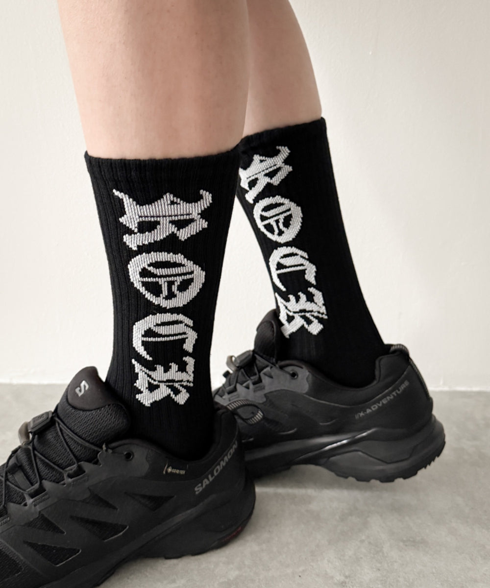 ブラック