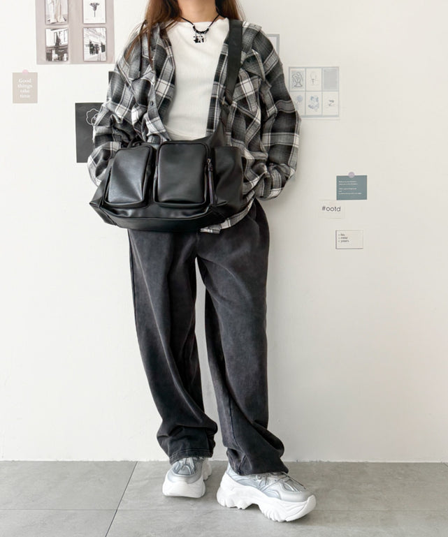 ブラック