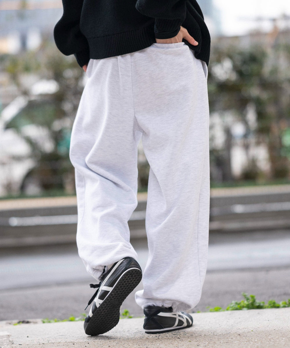 アッシュグレー モデル：175cm L着用