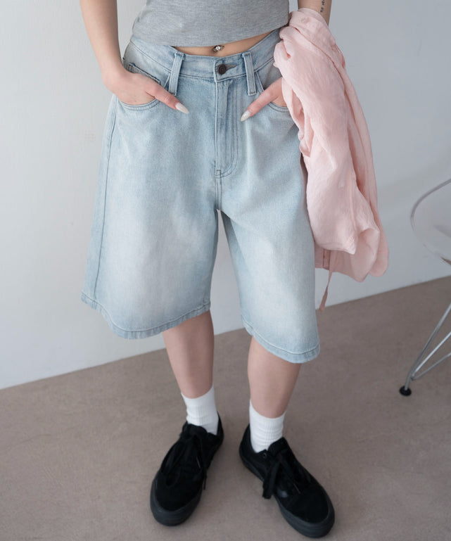 デニムハーフパンツ/デニム淡　モデル：159cm M着用