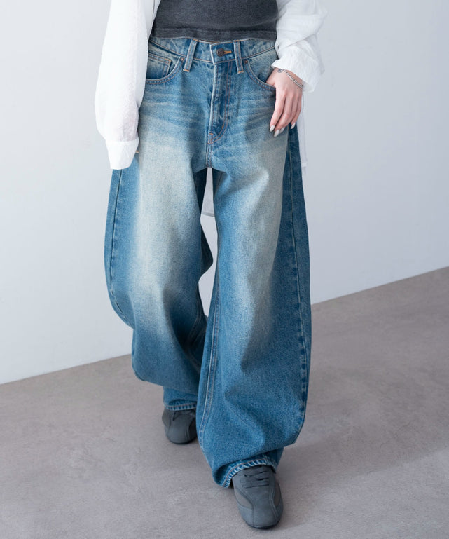 ワイドカーブデニムパンツ/デニム中濃加工　モデル：159cm M着用