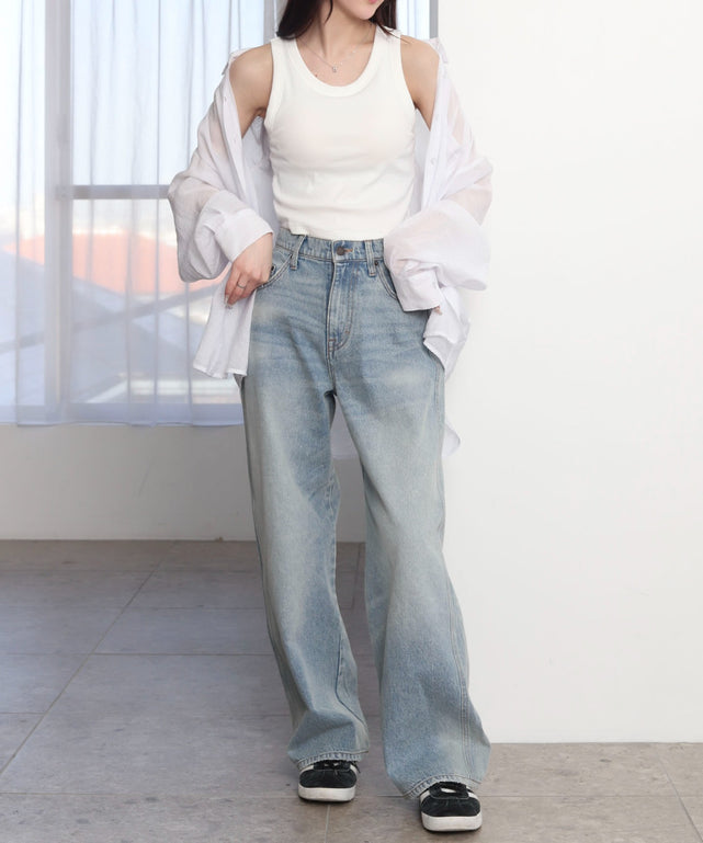 ホワイト　モデル：160cm S着用