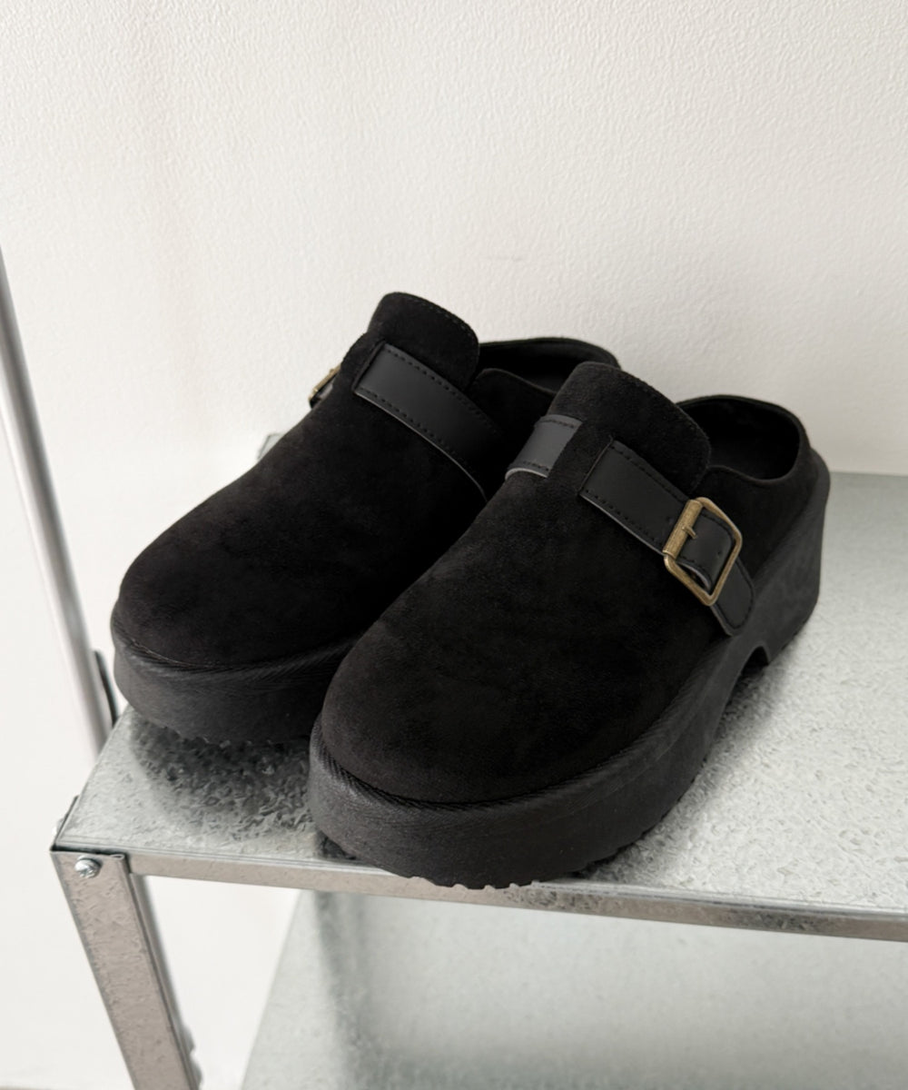 ブラック