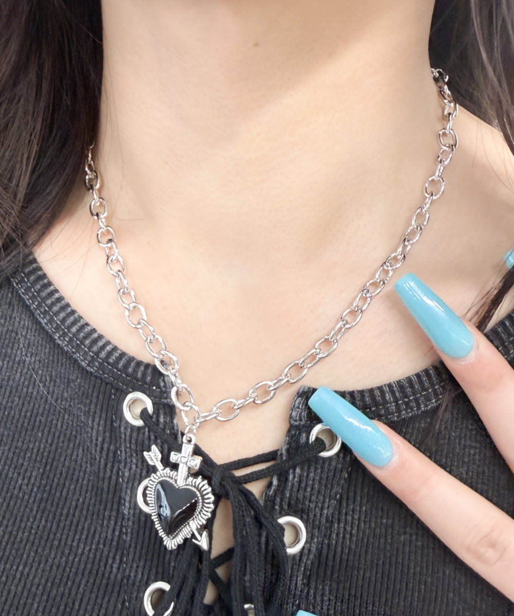 ブラック