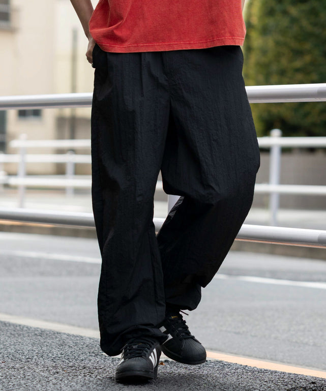 ブラック モデル：180cm L着用