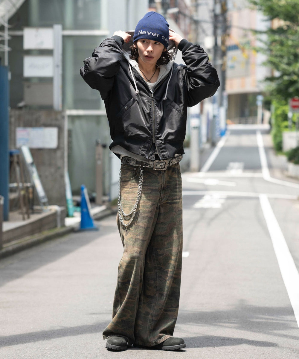 ブラック モデル：182cm L着用