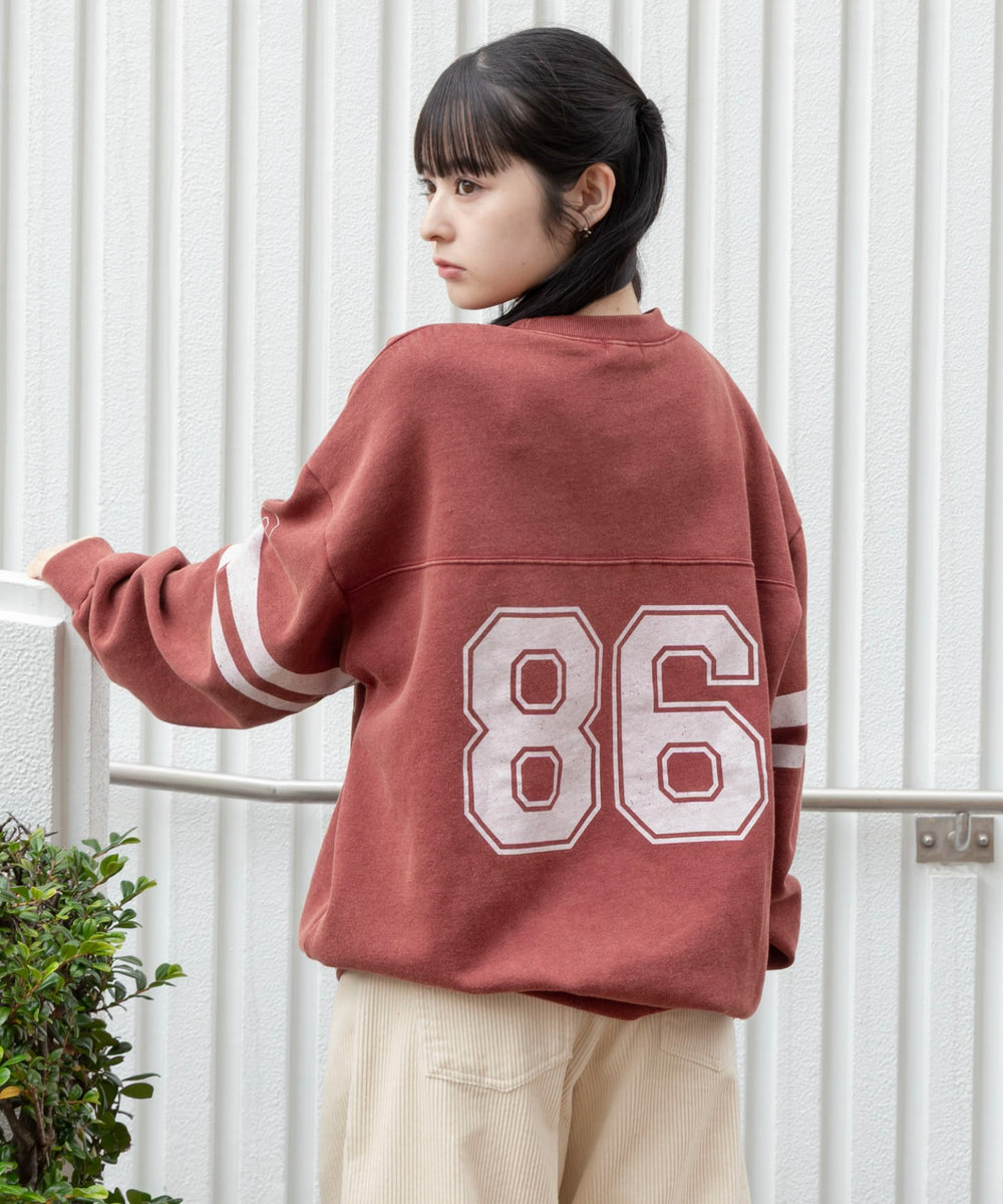 ワイン　モデル：161cm L着用
