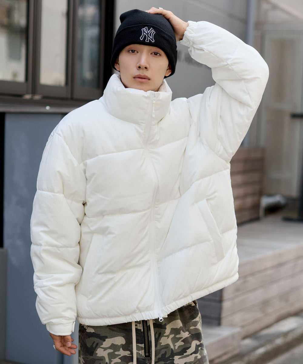 ホワイト　モデル：175cm L着用　