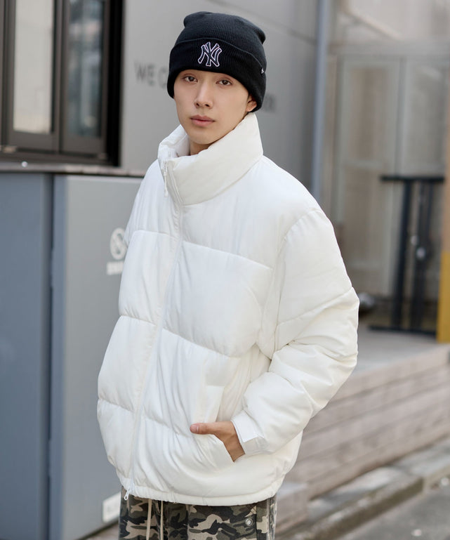 ホワイト　モデル：175cm L着用　