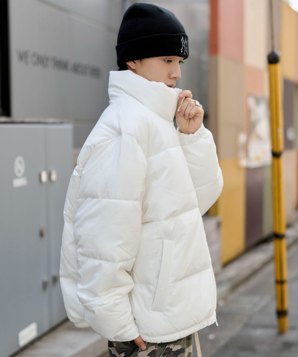 ホワイト　モデル：175cm L着用　