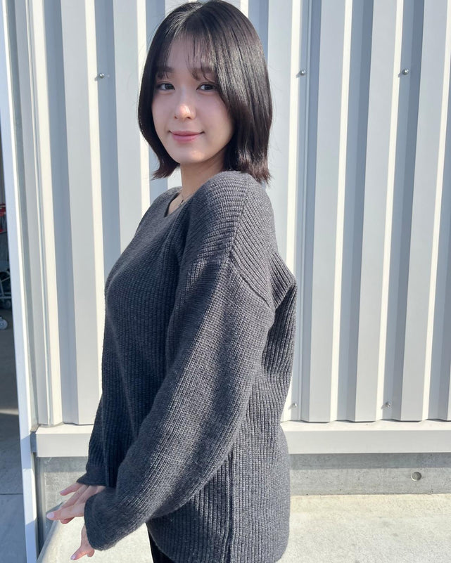 Vネックニットプルオーバー