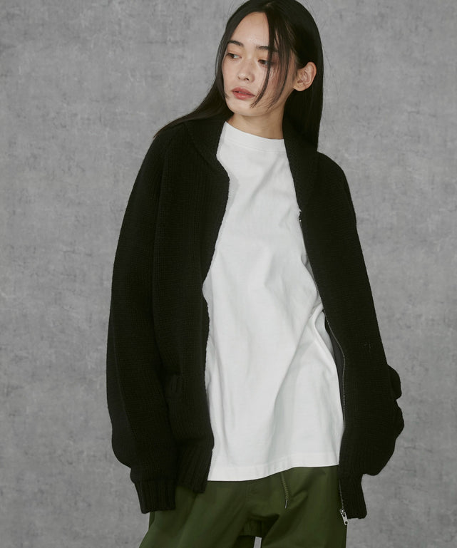 ブラック モデル：168cm M着用