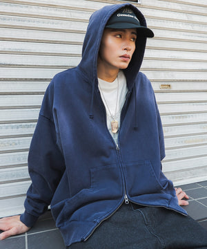 ネイビー モデル：182cm L着用