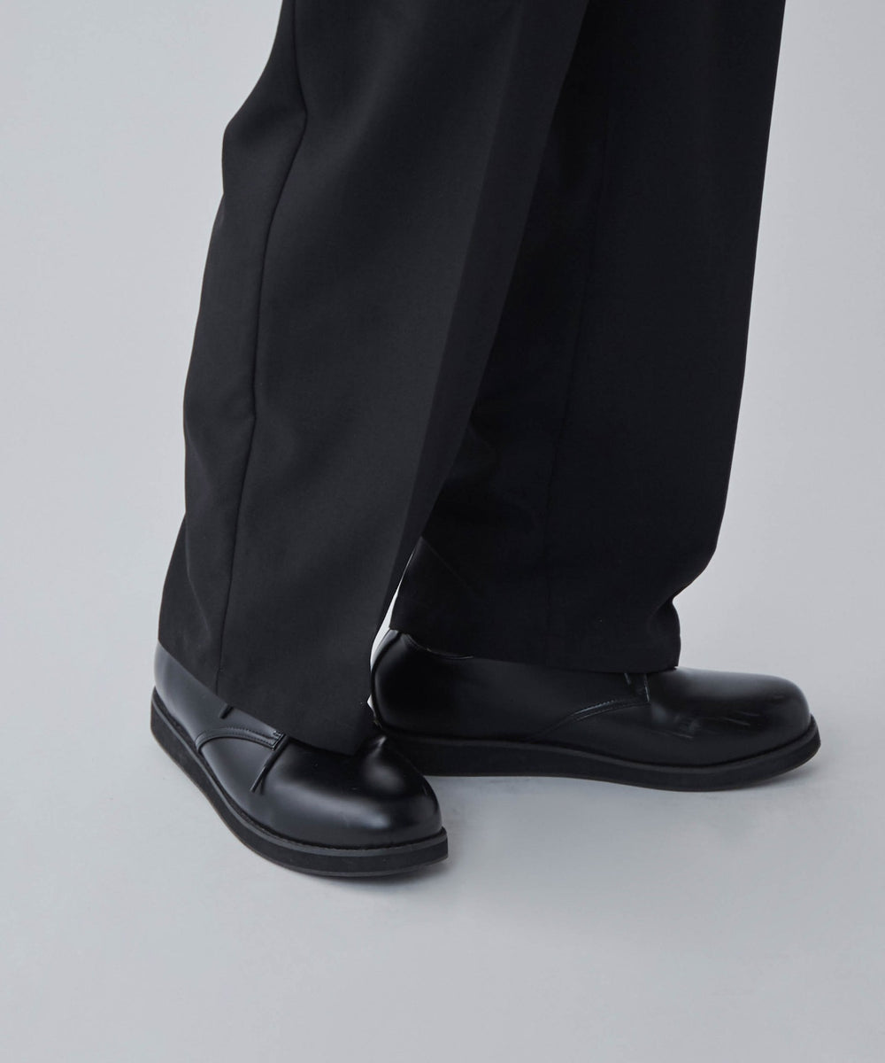 ブラック