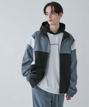 ブルー モデル：180cm L着用