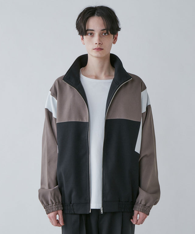 ブラウン モデル：180cm L着用