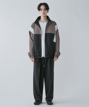ブラウン モデル：180cm L着用