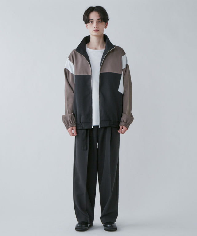ブラウン モデル：180cm L着用