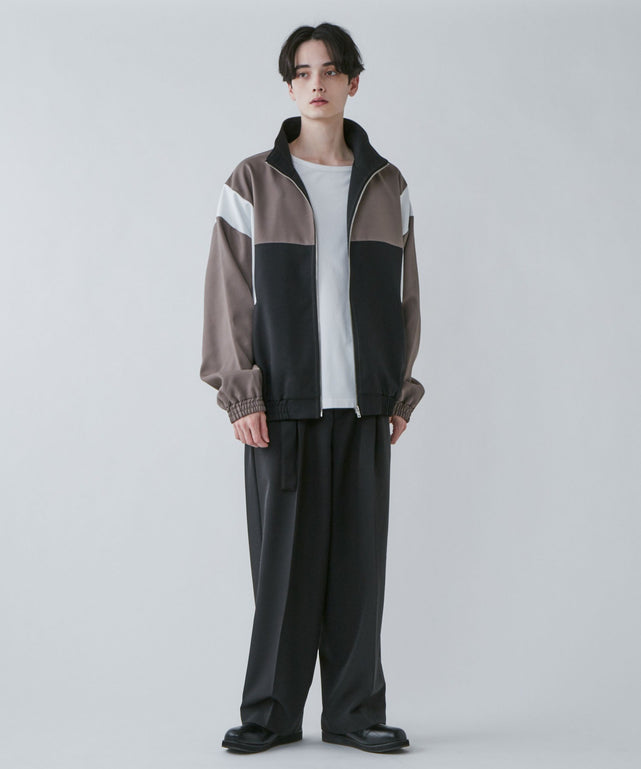 ブラウン モデル：180cm L着用