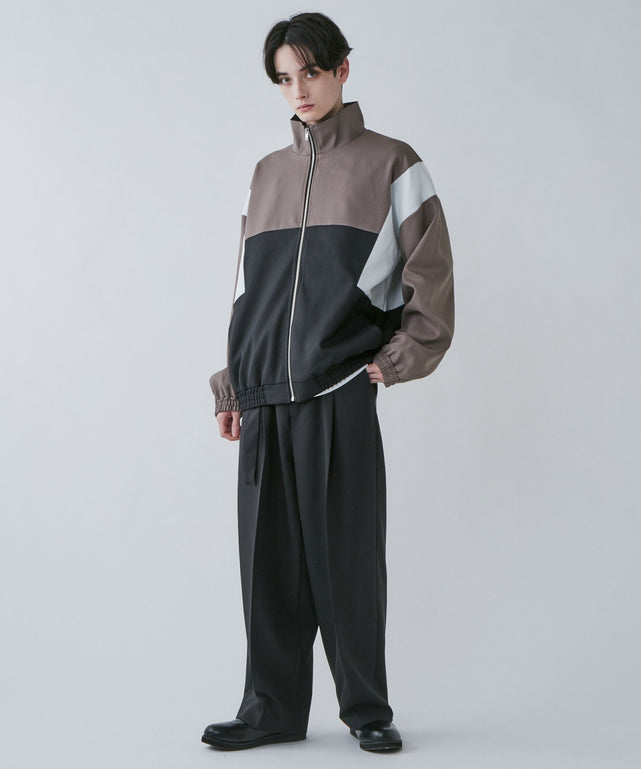ブラウン モデル：180cm L着用