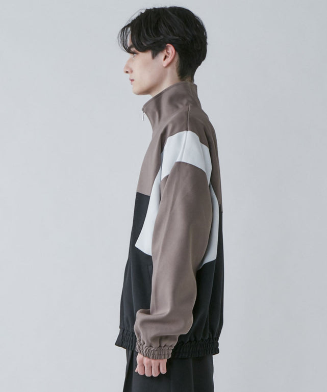 ブラウン モデル：180cm L着用