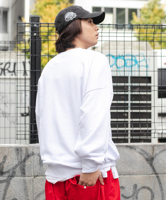 ホワイト　モデル:175cm L着用