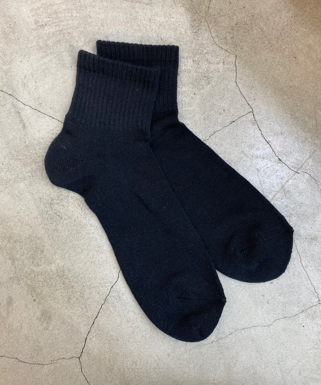 ブラック