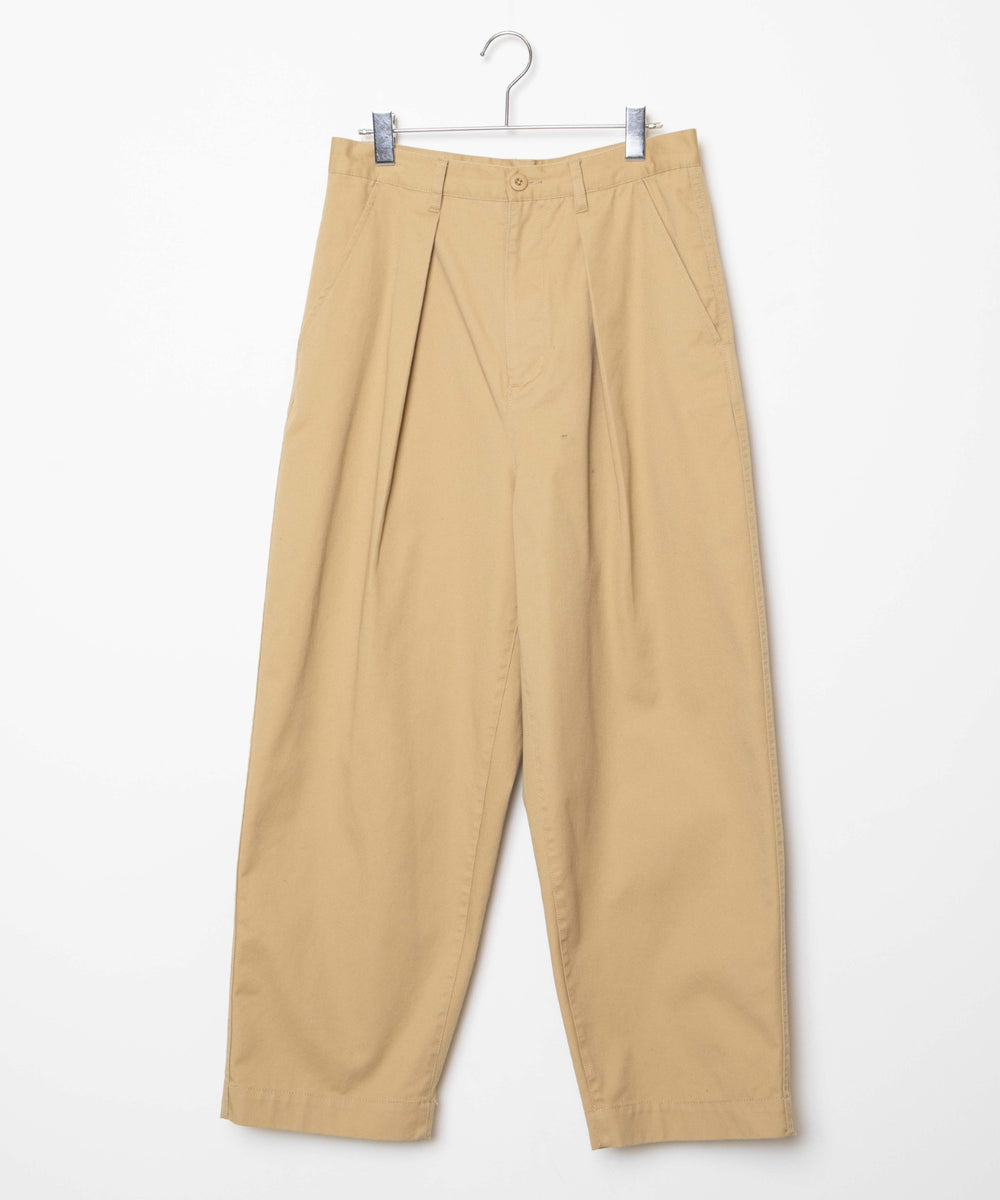ベージュ